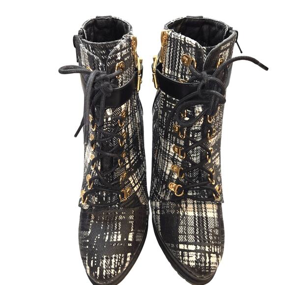Shoedazzle Women's Shoes 10 Black Laces Closed Toe  Ankle Boots Plaid Booties - Picture 3 of 8